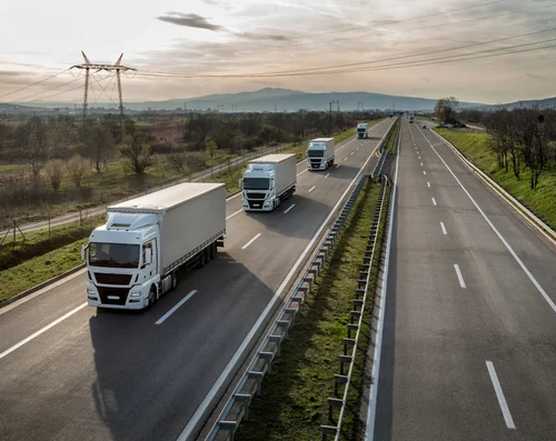 les camions sur la route - Rimtelecom